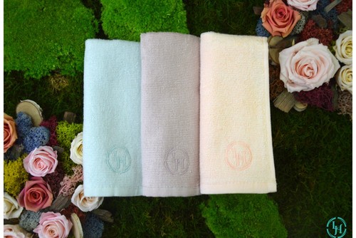 Полотенца махровое для рук розовое c вышивкой Laura Home